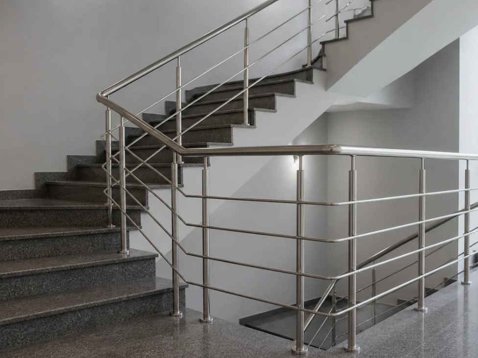 Ограждения с ригелями из нержавейки