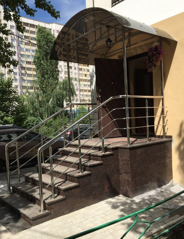 Перила для уличной лестницы
